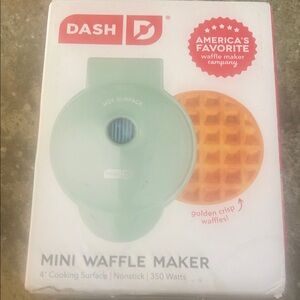 Dash Mini Waffle Maker